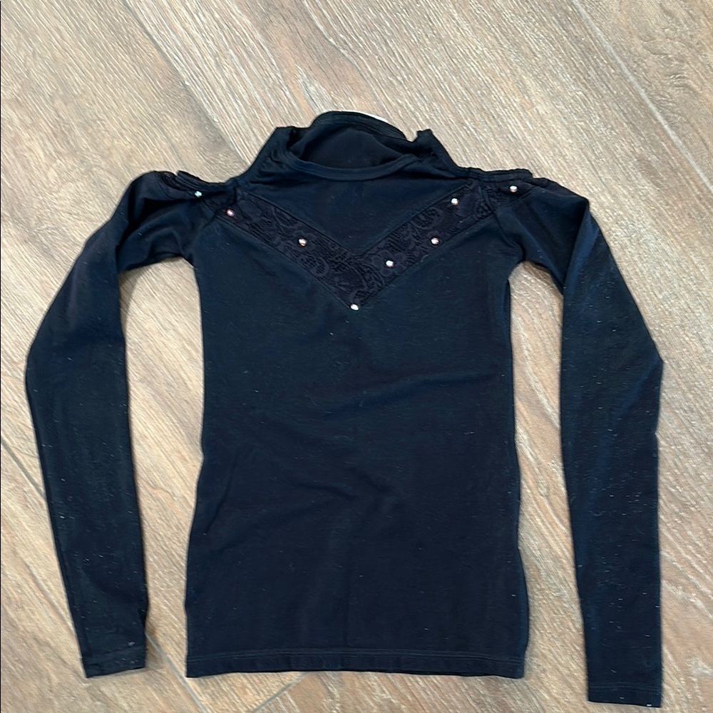 Karisma Elegant Black girls long sleeve ice skating top. Size M.